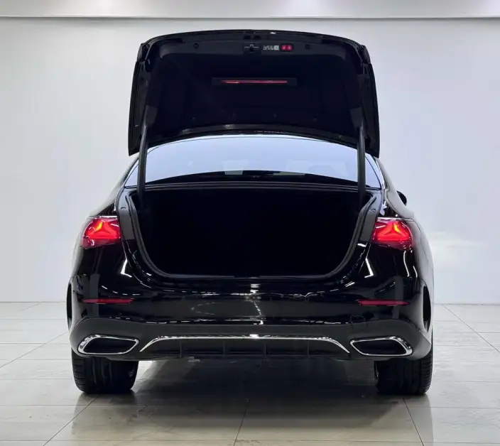 Mercedes-Benz E-Class 2024 Model E 300 L Luxury Model sedan – фото 9