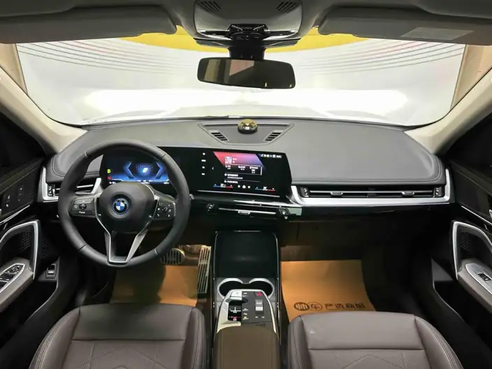 BMW iX 1 2024 Model eDrive25L X Design Set – фото 8