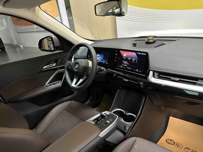 BMW iX 1 2024 Model eDrive25L X Design Set – фото 9
