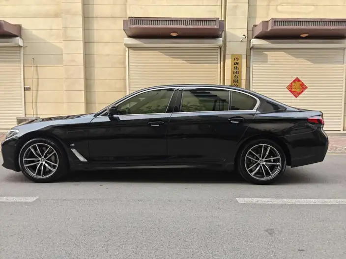 BMW 5 Series PHEV 2021 Model Facelift 535Le M Sports Set – фото 4