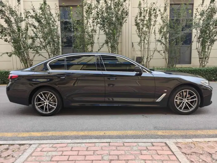 BMW 5 Series PHEV 2021 Model Facelift 535Le M Sports Set – фото 8