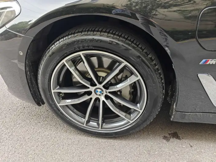 BMW 5 Series PHEV 2021 Model Facelift 535Le M Sports Set – фото 9