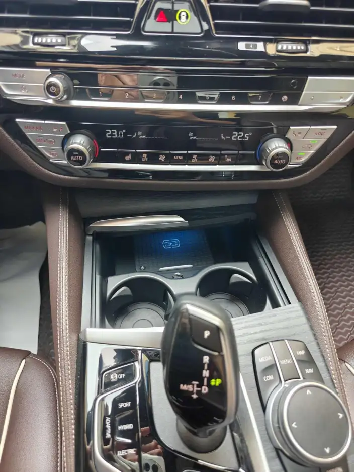 BMW 5 Series PHEV 2021 Model Facelift 535Le M Sports Set – фото 10