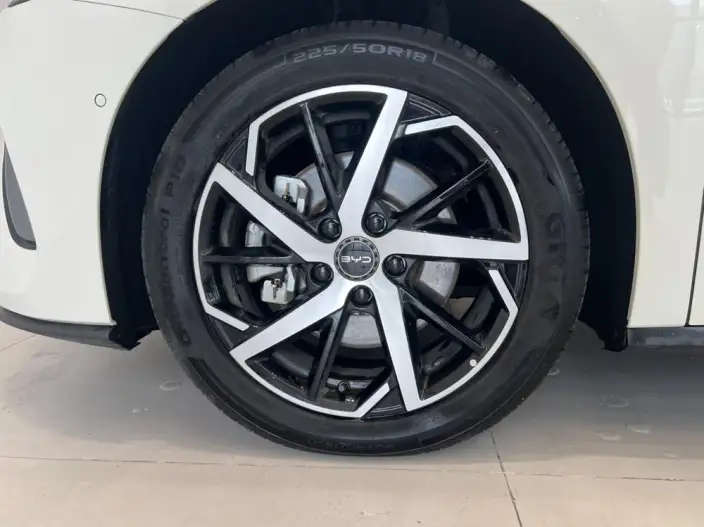 BYD Seal 07DM 2026 Model DM-i 230KM Flagship Model – фото 8