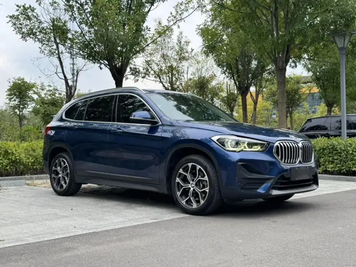 BMW X1 2022 Model sDrive25Li Leading Model – фото 3