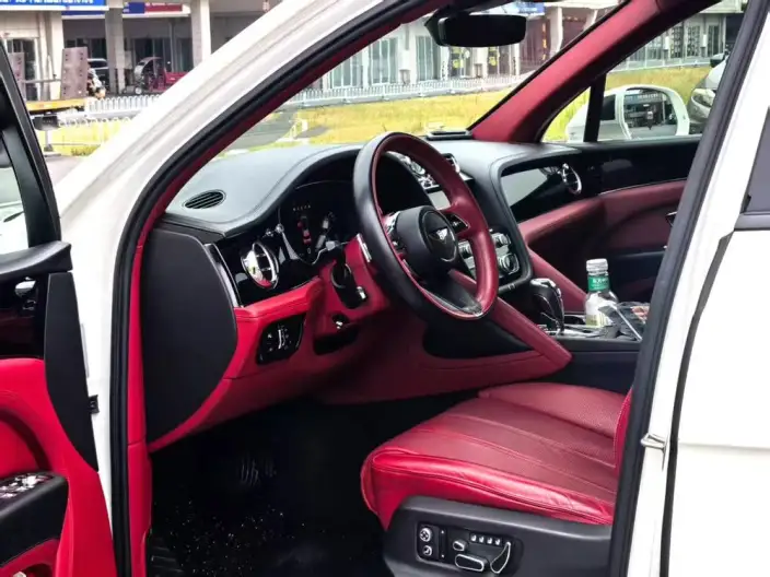 Bentayga 2021 Model 4.0T V8 – фото 8