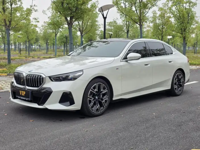 BMW 5 Series 2024 Model 530Li Exclusive Model M Sports Set – фото 1