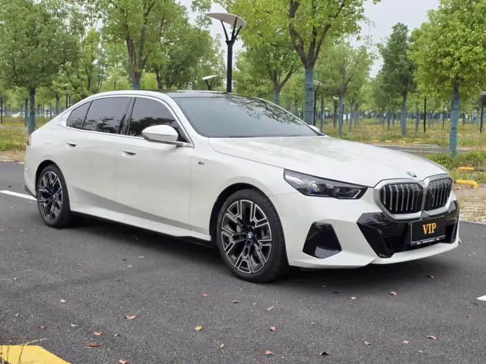 BMW 5 Series 2024 Model 530Li Exclusive Model M Sports Set – фото 3
