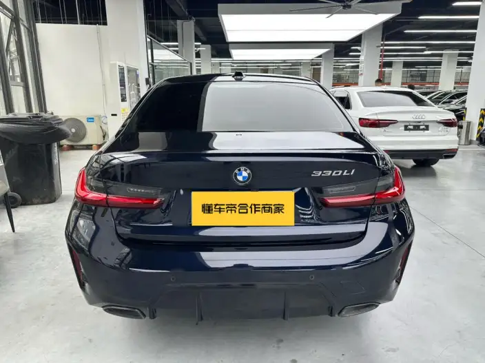 BMW 3 Series 2026 Model 330Li M Sports Night Set – фото 4