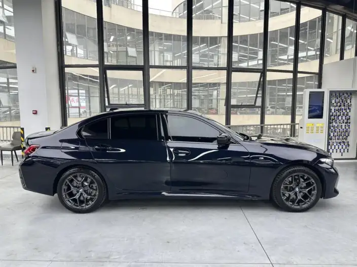 BMW 3 Series 2026 Model 330Li M Sports Night Set – фото 6