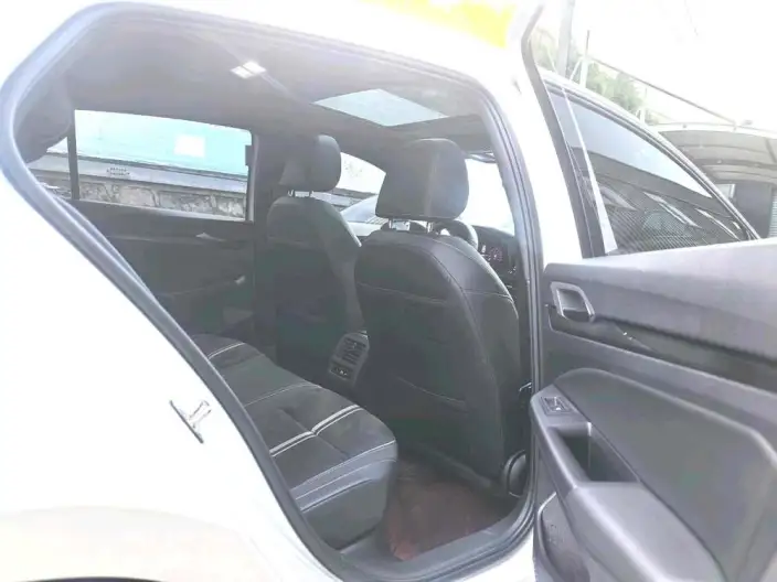 Volkswagen Golf 2023 Model 280TSI DSG R-Line – фото 10