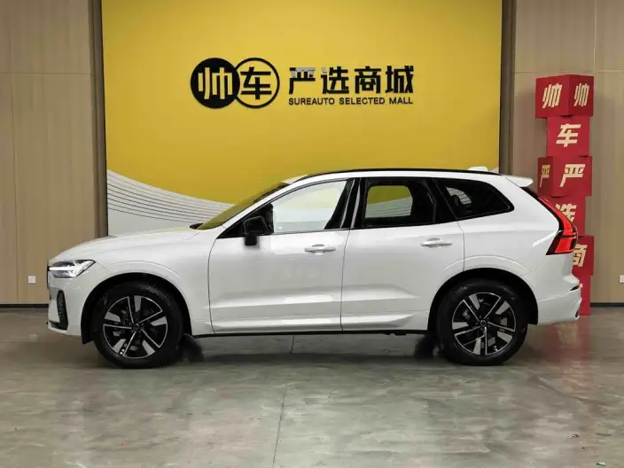 Volvo XC60 2026 Model B5 4WD Smart Range Sports Edition – фото 4