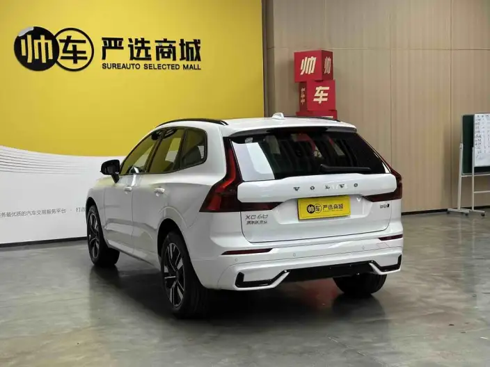 Volvo XC60 2026 Model B5 4WD Smart Range Sports Edition – фото 5