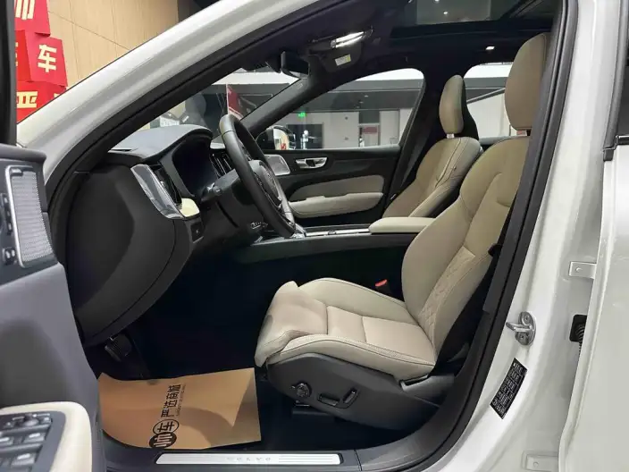 Volvo XC60 2026 Model B5 4WD Smart Range Sports Edition – фото 10