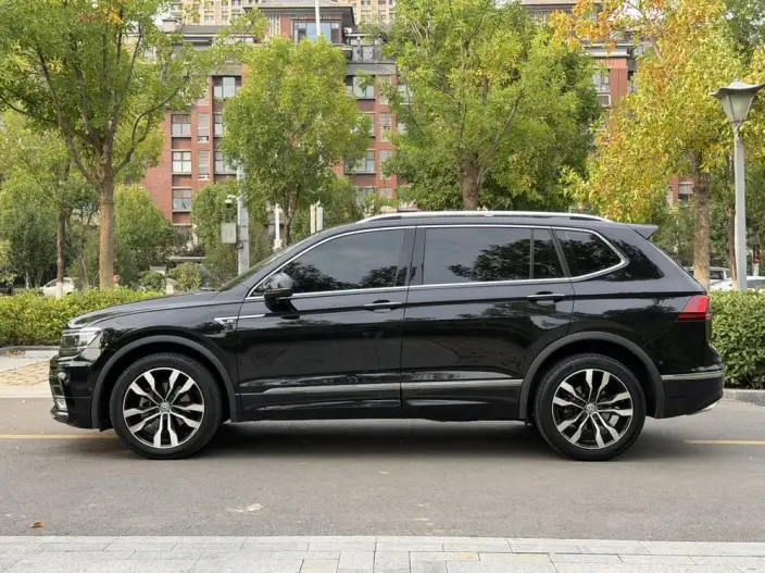 Volkswagen Tiguan L 2020 Model 330TSI Automatic 2WD R-Line Ultimate Edition China VI – фото 4