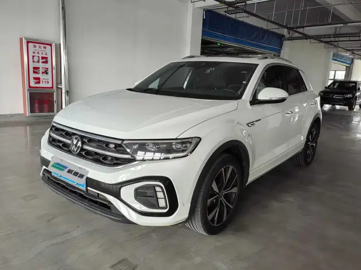 Volkswagen T-Roc 2023 Model 300TSI DSG Chenguang Edition – фото 1