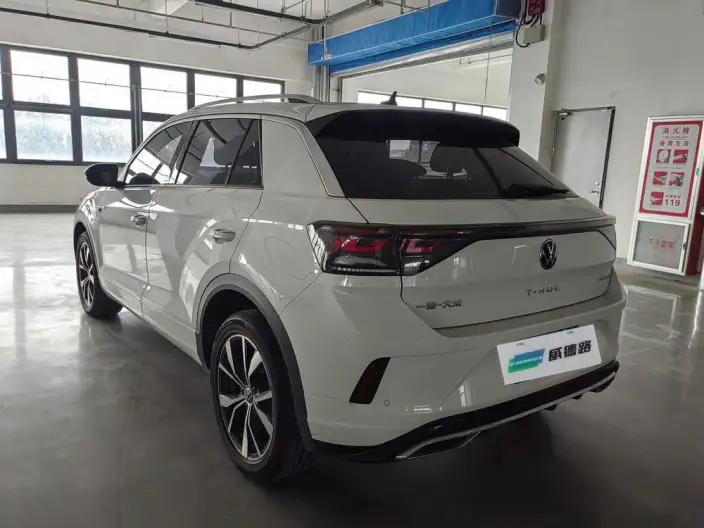 Volkswagen T-Roc 2023 Model 300TSI DSG Chenguang Edition – фото 3