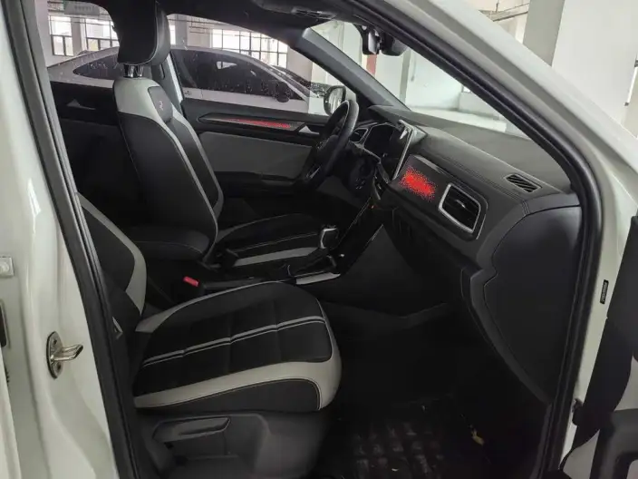 Volkswagen T-Roc 2023 Model 300TSI DSG Chenguang Edition – фото 7