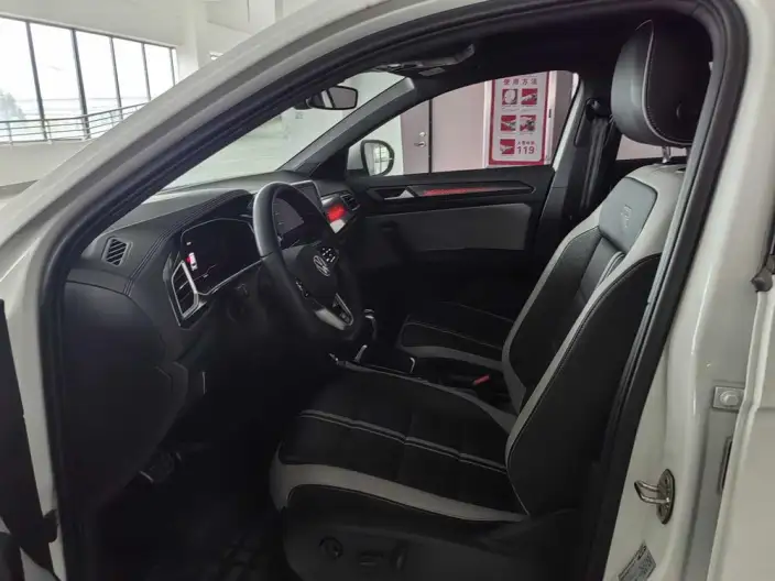 Volkswagen T-Roc 2023 Model 300TSI DSG Chenguang Edition – фото 8