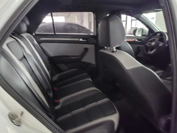 Volkswagen T-Roc 2023 Model 300TSI DSG Chenguang Edition – фото 10
