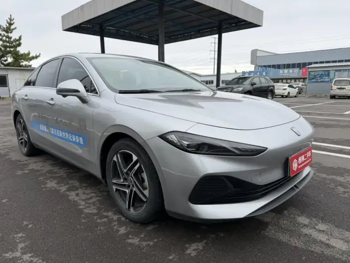 Roewe D7 DMH 2023 Model 125 Ultimate Edition – фото 3