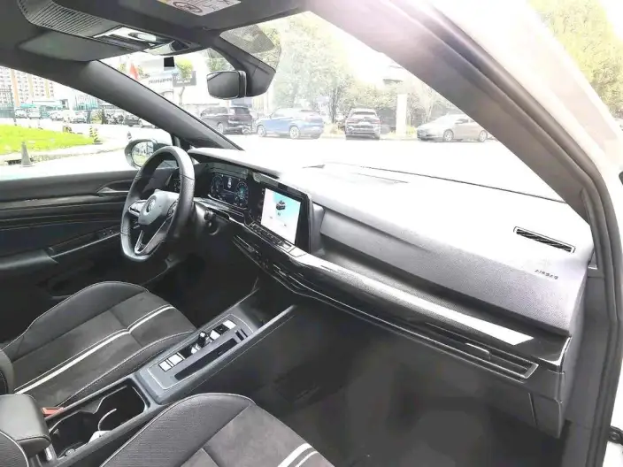 Volkswagen Golf 2021 Model 280TSI DSG R-Line – фото 7