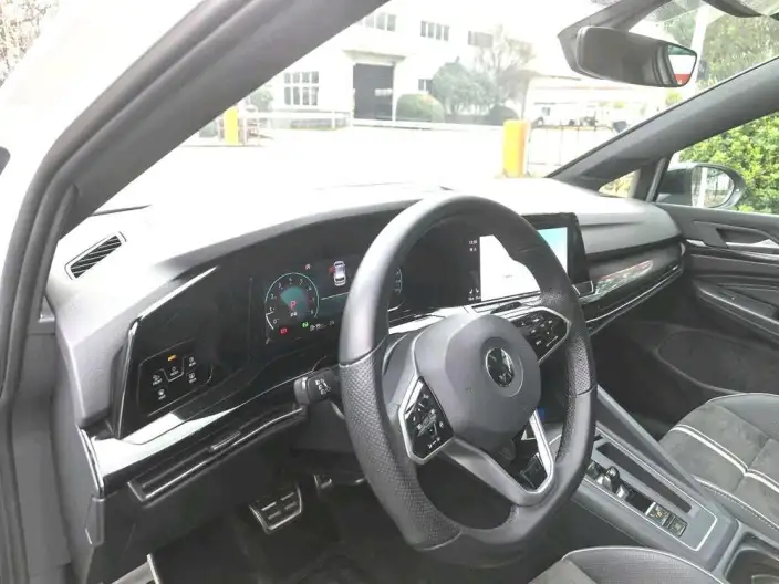 Volkswagen Golf 2021 Model 280TSI DSG R-Line – фото 9