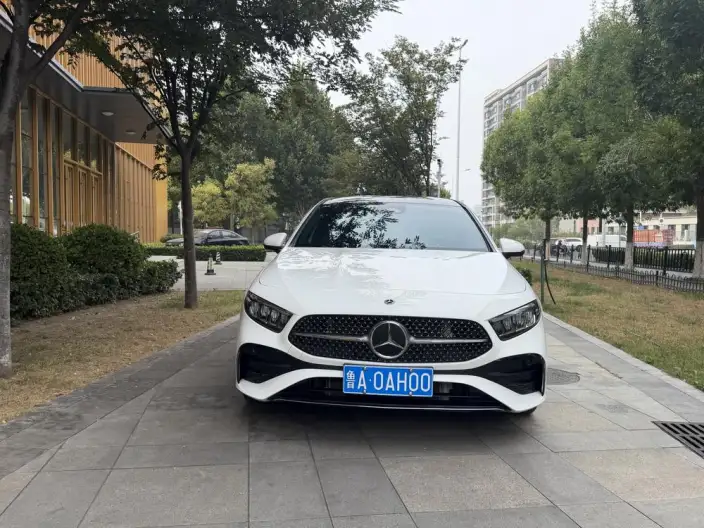 Mercedes-Benz A-class 2024 Model Facelift II A 200 L Fashion Edition – фото 2