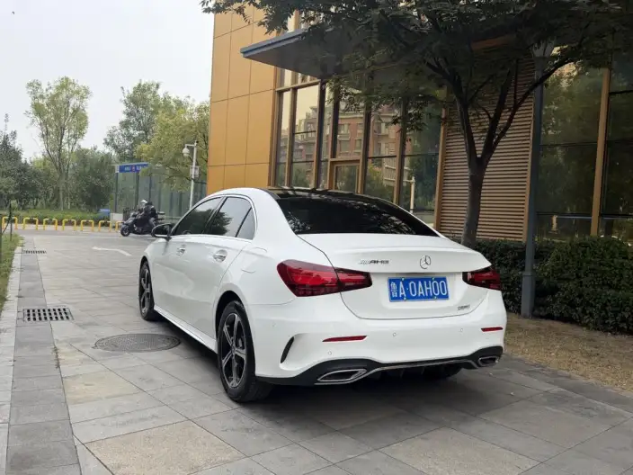 Mercedes-Benz A-class 2024 Model Facelift II A 200 L Fashion Edition – фото 4