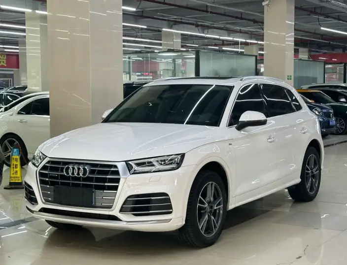 Audi Q5L 2020 Model Facelift 40 TFSI Rong Xiang Fashion Model – фото 1