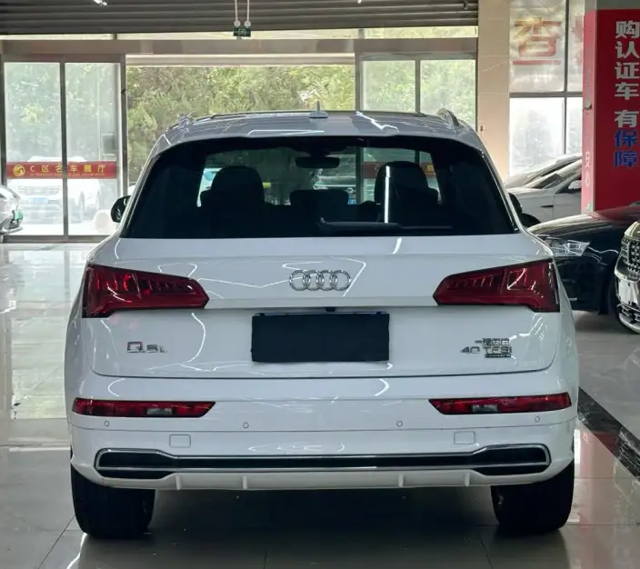 Audi Q5L 2020 Model Facelift 40 TFSI Rong Xiang Fashion Model – фото 5