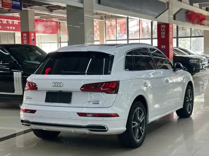 Audi Q5L 2020 Model Facelift 40 TFSI Rong Xiang Fashion Model – фото 6
