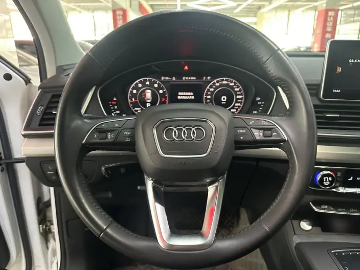Audi Q5L 2020 Model Facelift 40 TFSI Rong Xiang Fashion Model – фото 8