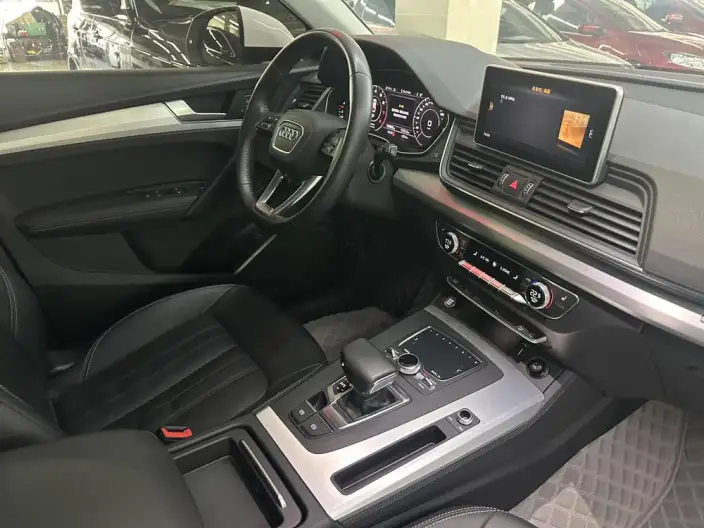 Audi Q5L 2020 Model Facelift 40 TFSI Rong Xiang Fashion Model – фото 9