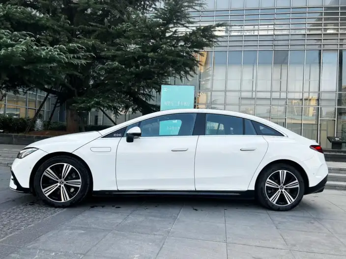 Mercedes-Benz EQE 2025 Model EQE 500 4MATIC Pioneer Edition – фото 3