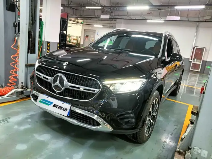 Mercedes-Benz GLC 2024 Model GLC 260 L 4MATIC Dynamic Model 5 seat – фото 1