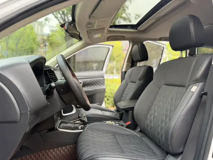 Mitsubishi Outlander 2020 Model 2.0L 2WD Changxiang Edition 7 seat – фото 10