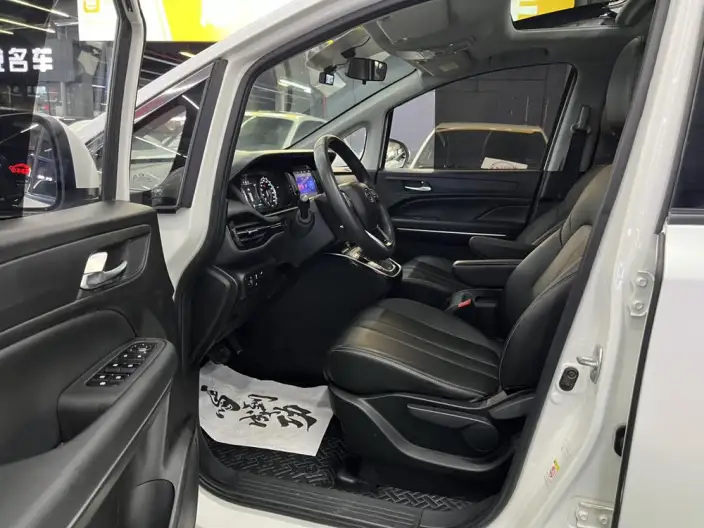 GAC Trumpchi M6 2021 Model 270T Automatic Deluxe Edition 7 seat – фото 8