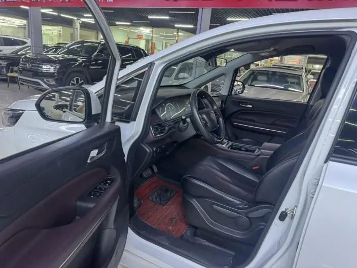GAC Trumpchi M6 2021 Model 270T Automatic Elite Edition 7 seat – фото 9