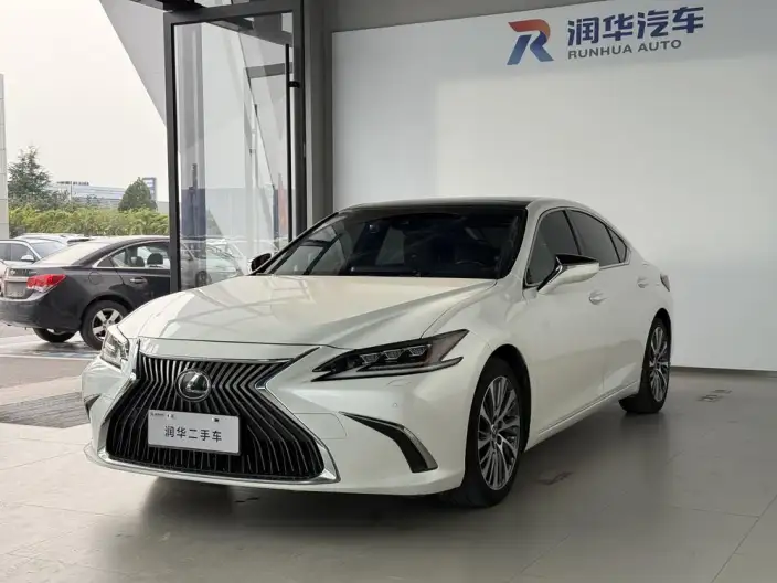 Lexus ES 2020 Model 260 Exclusive Edition China VI – фото 1