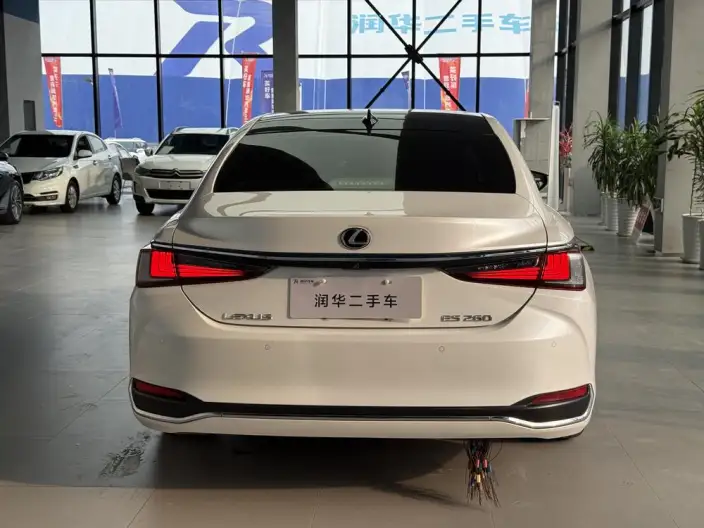 Lexus ES 2020 Model 260 Exclusive Edition China VI – фото 3