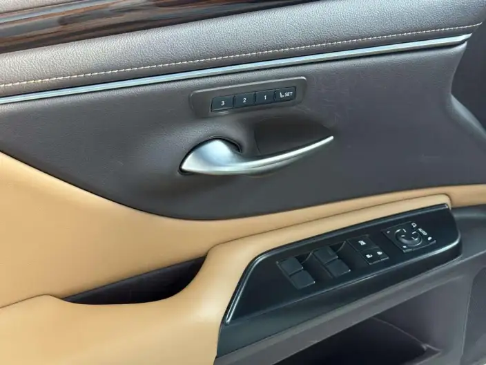 Lexus ES 2020 Model 260 Exclusive Edition China VI – фото 7