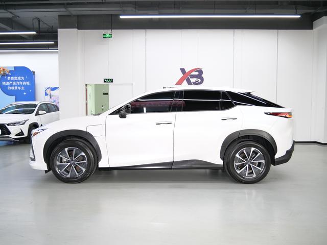 Lexus RZ 2023 450e DIRECT4 Premium – фото 5