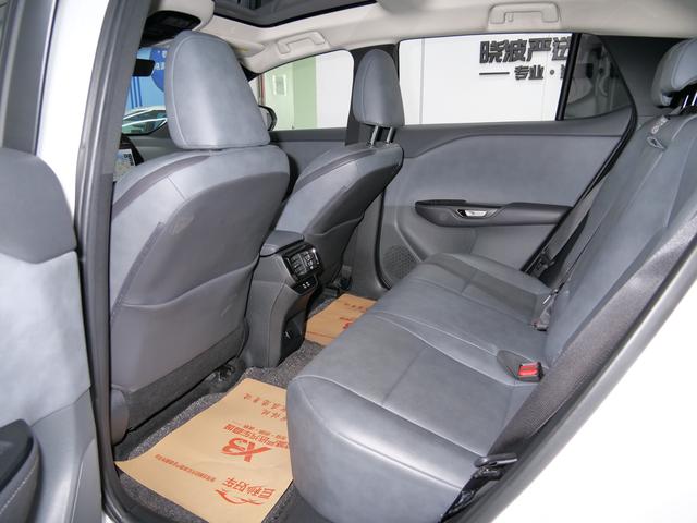 Lexus RZ 2023 450e DIRECT4 Premium – фото 11