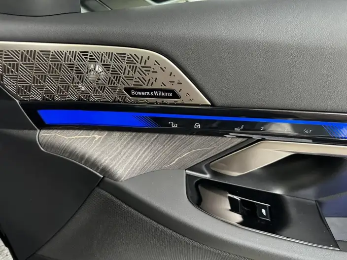 BMW 5 Series 2025 Model 530Li Exclusive Model M Sports Set – фото 7