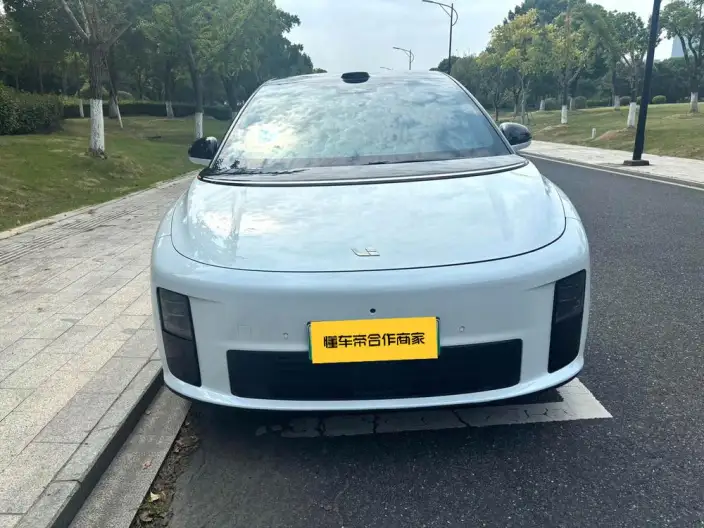 Li Auto i6 2025 Model 2WD Standard Edition – фото 2