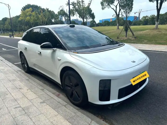 Li Auto i6 2025 Model 2WD Standard Edition – фото 3
