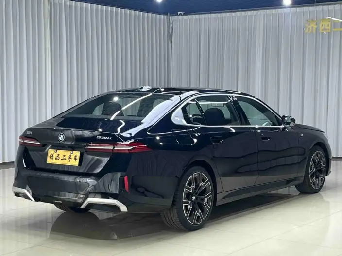 BMW 5 Series 2025 Model 530Li Exclusive Model M Sports Set – фото 7