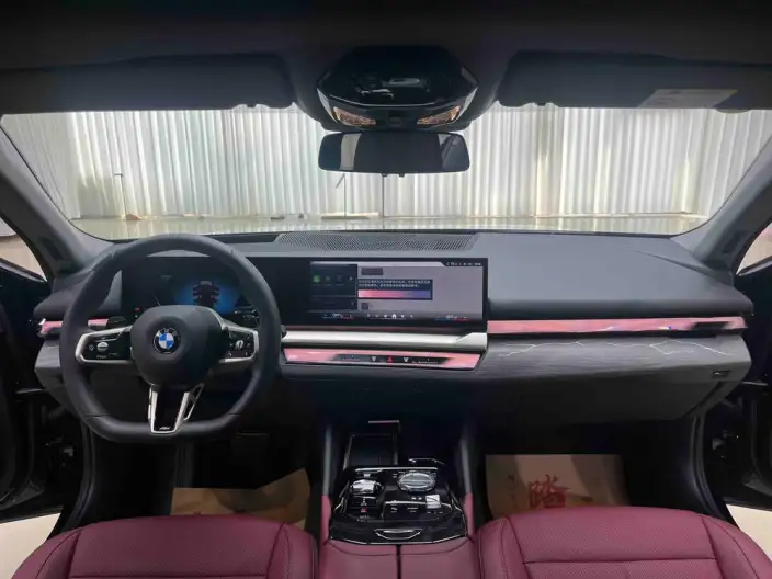 BMW 5 Series 2025 Model 530Li Exclusive Model M Sports Set – фото 10