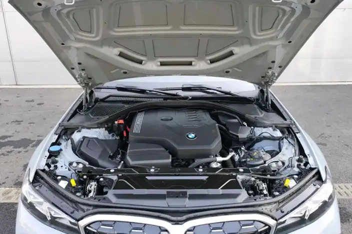 BMW 3 Series 2025 Model 325Li M Sports Set – фото 6